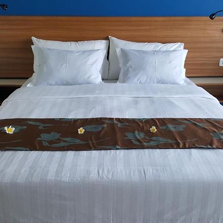 Bella Vista Premium Homestay バニュワンギ エクステリア 写真