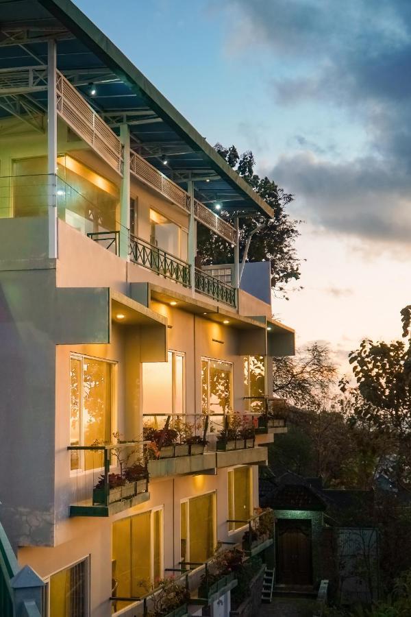 Bella Vista Premium Homestay バニュワンギ エクステリア 写真